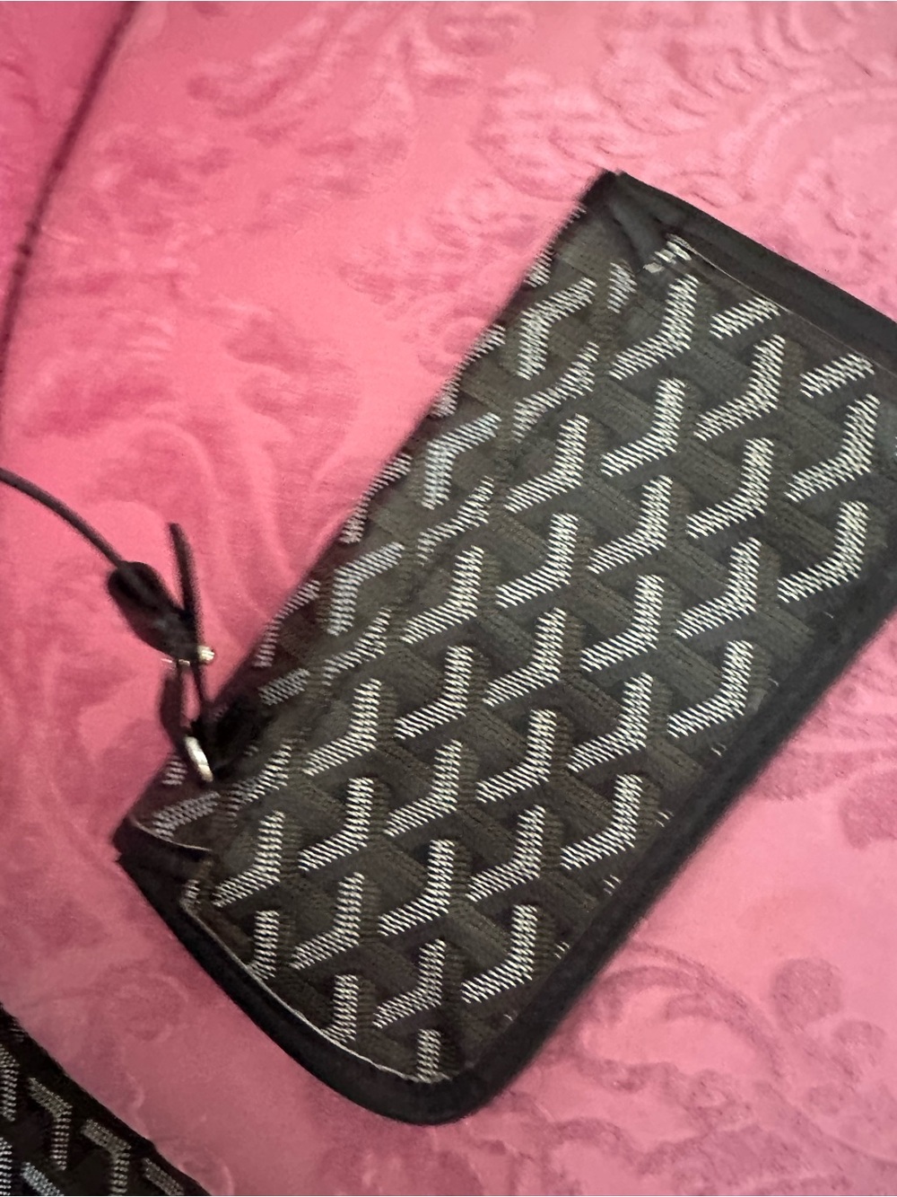 Classic Black Patterned Tote Bag - Stylish Everyday Carry - Picture 5 of 13